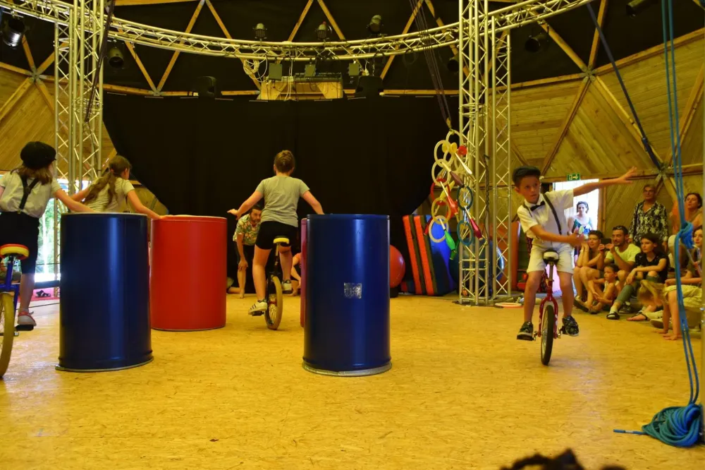 École cirque à Salaise-sur-Sanne