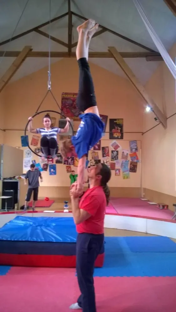 Cours cirque à Salaise-sur-Sanne